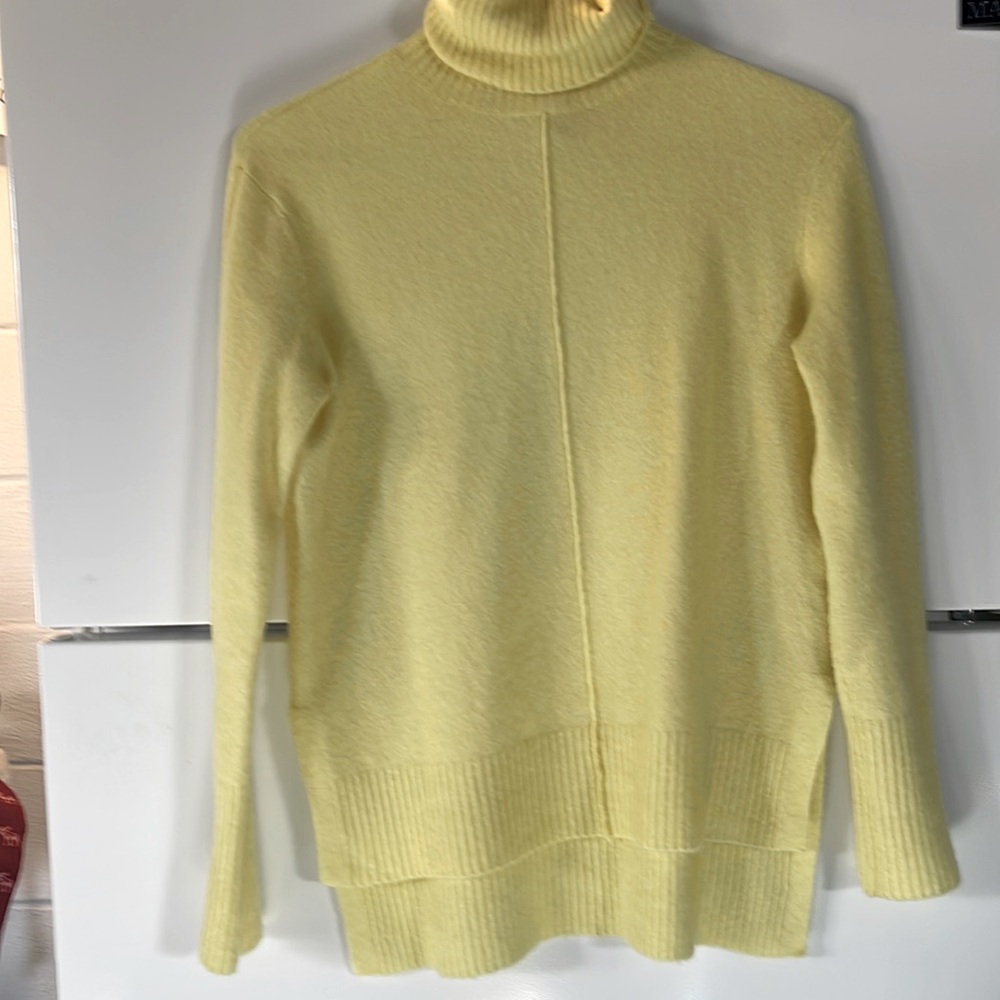 Athleta EUC merino wool turtleneck sweater limoncello yellow size XXS